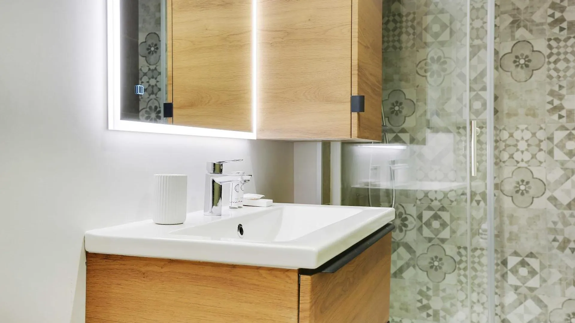 פריז Wonderful Apartment - 1Br-5P - Sacre Coeur צרפת